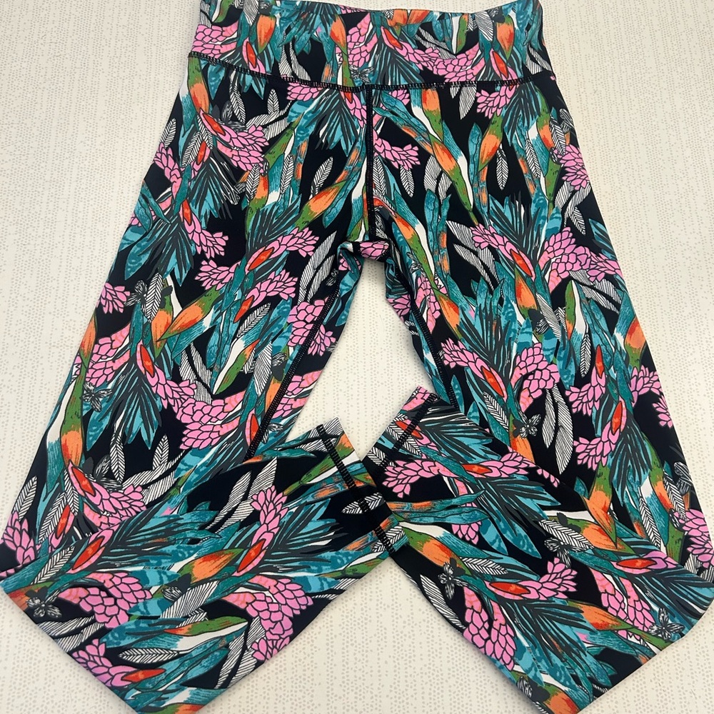Revolve MINKPINK Move Womenโs Tropical Floral Print Leggings, size small